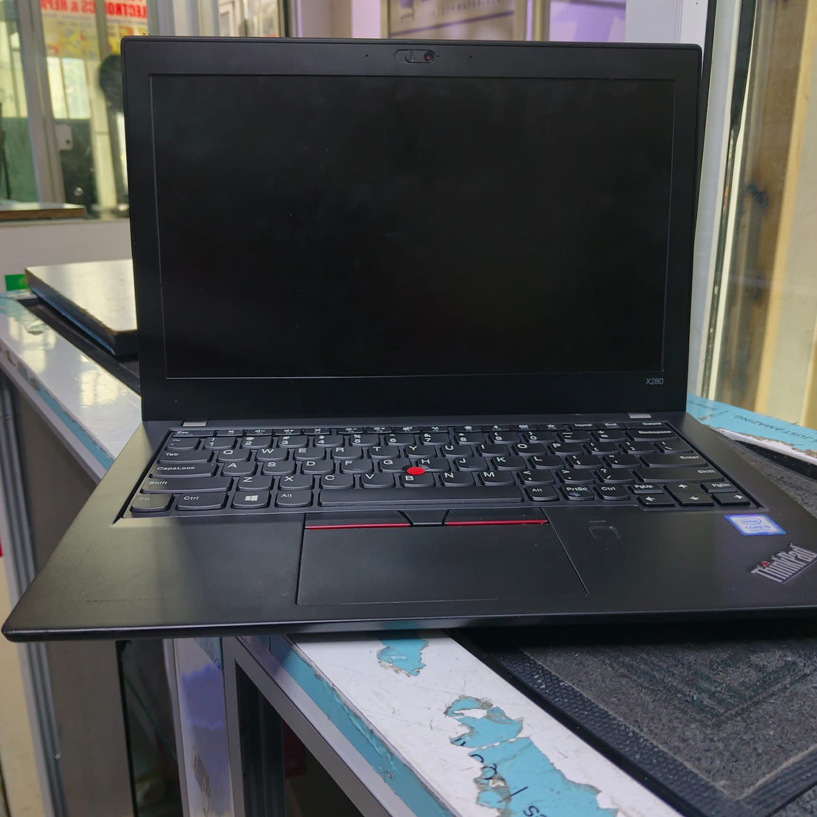 GRADE A EX UK LENOVO THINKPAD X280 INTEL COI5 2.3GHZ 8GB RAM  256SSD 8TH GENERATION WINDOWS 11PRO COMING WITH 6 MONTHS WARRANTY
