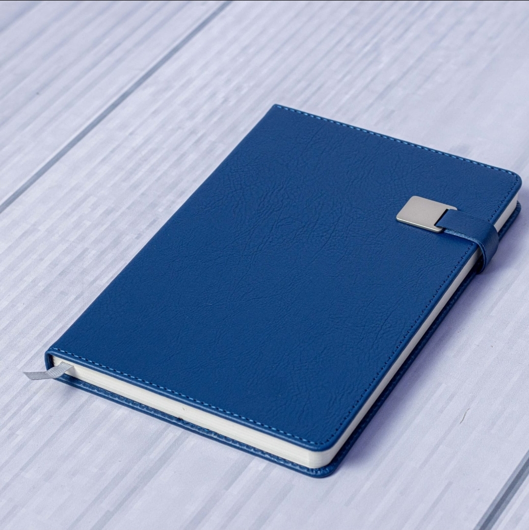 Premium E130 Executive Notebook & FREE Luxury Pen – Professional Business Journal, Office Meeting Diary, Hard Cover Planner, Writing Notebook for Work, Study, Productivity & Daily Notes