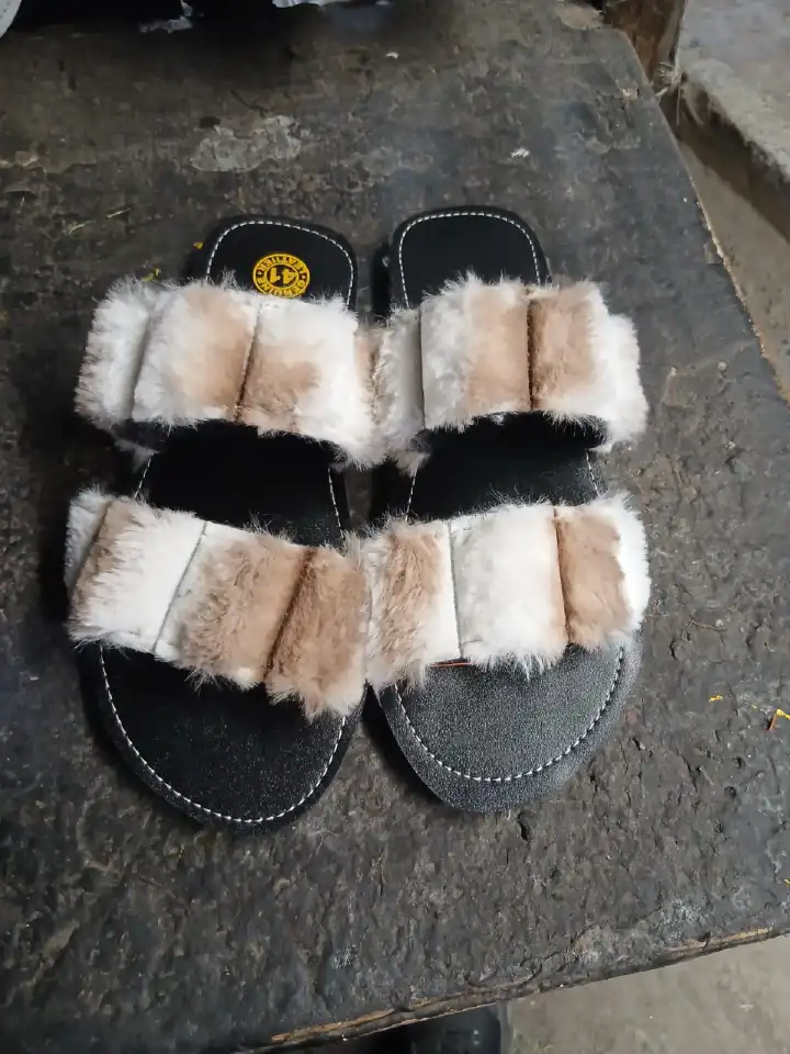 High Quality Women’s Fluffy Fur Flat Sandals – Soft Comfortable Open Toe Double Strap Slip-On Casual Slippers, Beige & White