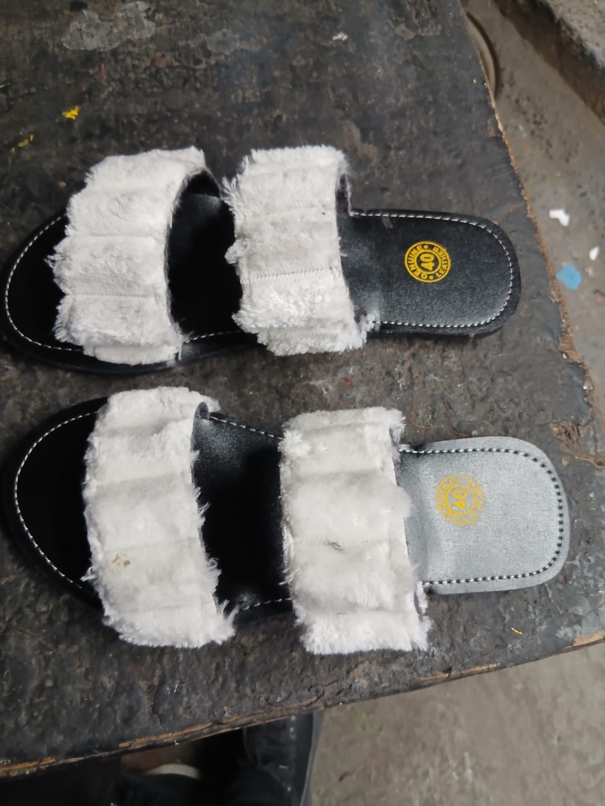 High Quality Women’s Fluffy Fur Flat Sandals – Soft Comfortable Open Toe Double Strap Slip-On Casual Slippers, Beige & White