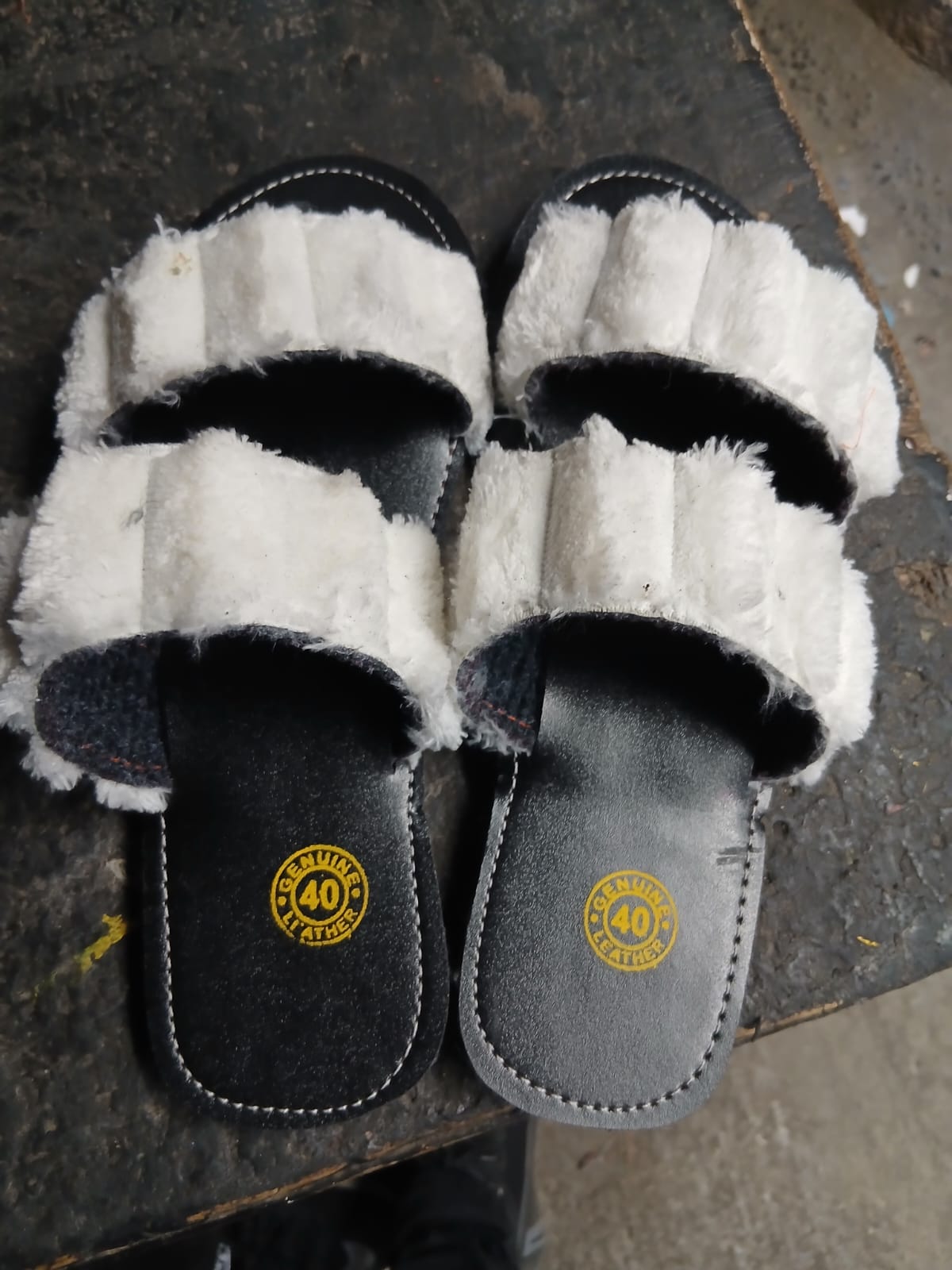 High Quality Women’s Fluffy Fur Flat Sandals – Soft Comfortable Open Toe Double Strap Slip-On Casual Slippers, Beige & White