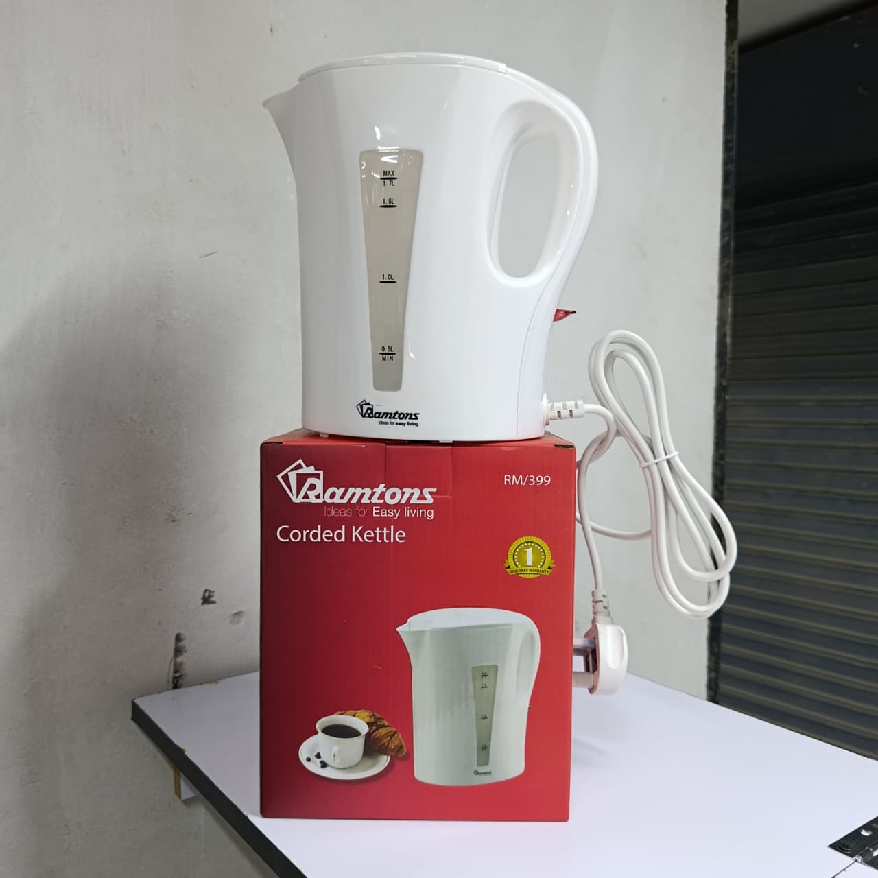 ☕ Ramtons 1.7L Electric Kettle

Boil water quickly and conveniently with the Ramtons 1.7L Electric Kettle. Designed for speed, safety, and everyday use, it's perfect for making tea, coffee, hot chocol