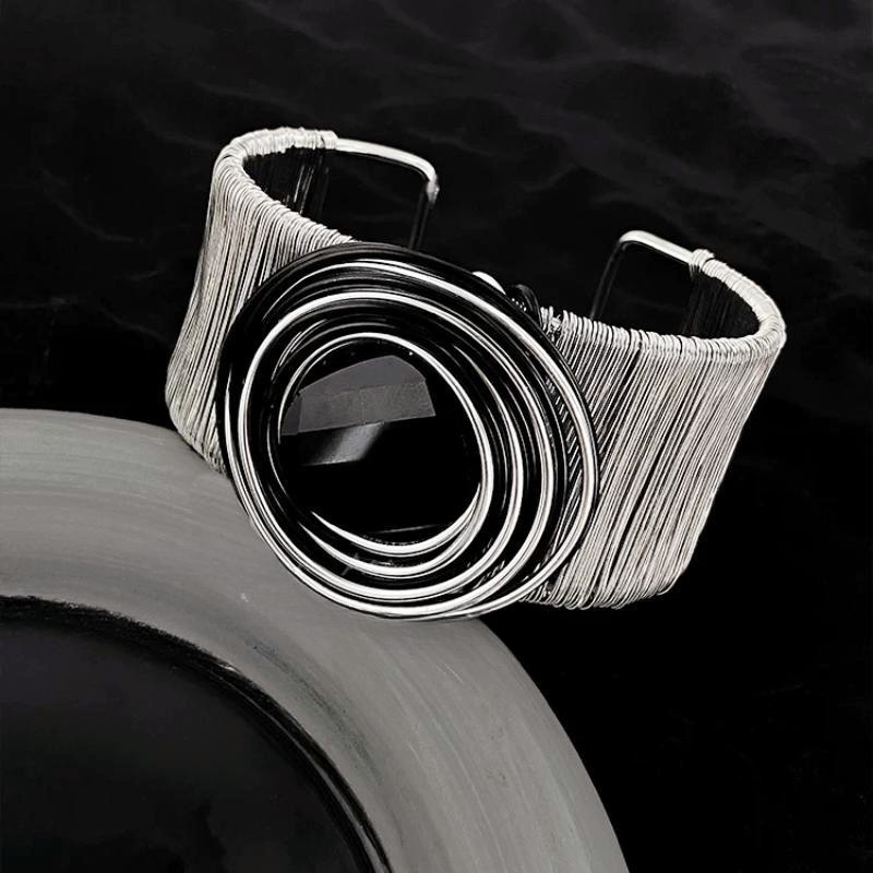 European and American wind heavy industry coil winding open bracelet, women's fashion design, light luxury temperament bracelet, punk arm ring bracelet, bracelet accessories