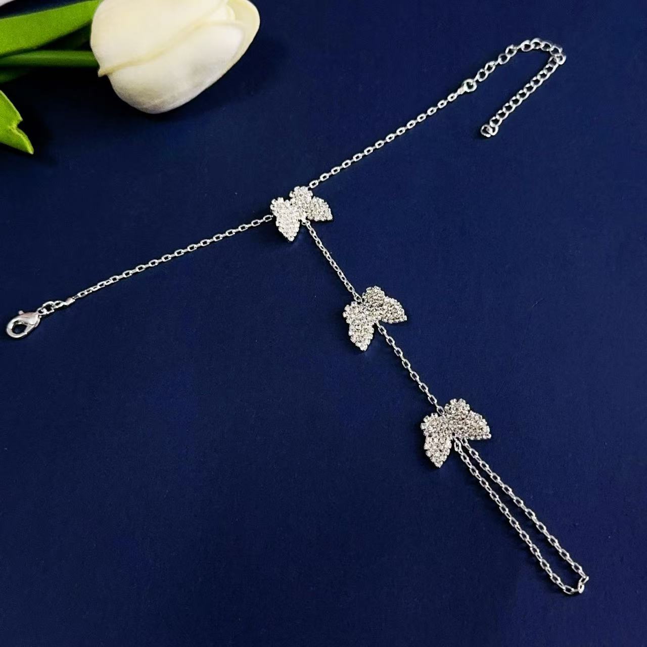 Cross-border hot-selling personalized zircon connected bracelet, European and American fashion metal chain rhinestone hand back chain bracelet