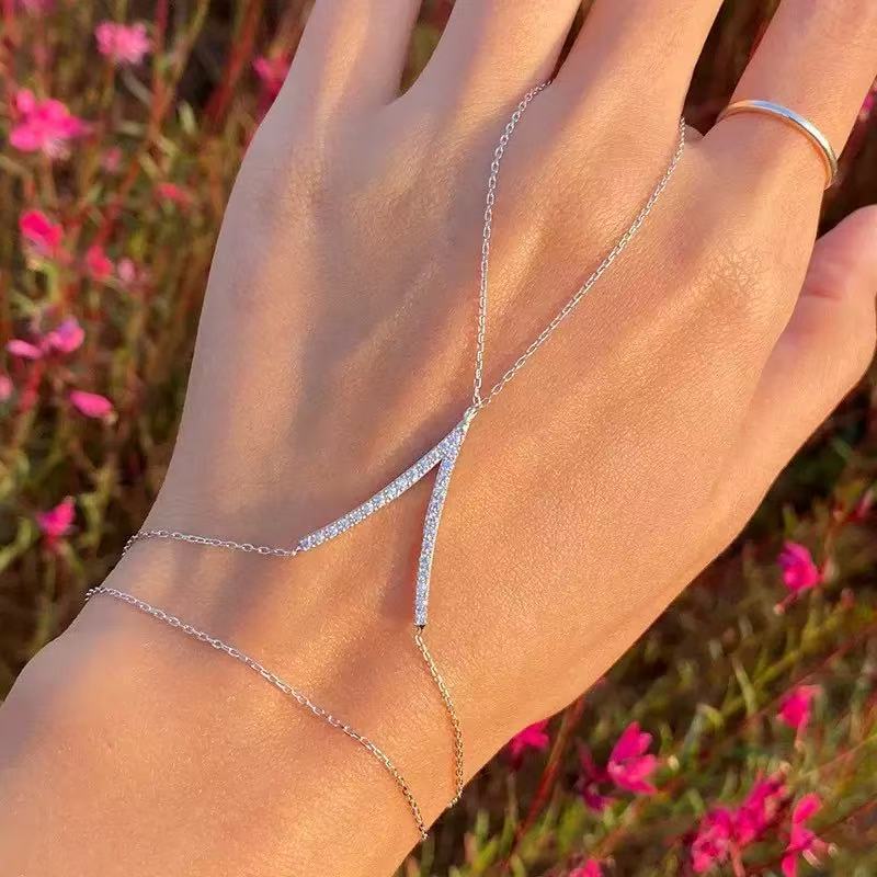 Cross-border hot-selling personalized zircon connected bracelet, European and American fashion metal chain rhinestone hand back chain bracelet