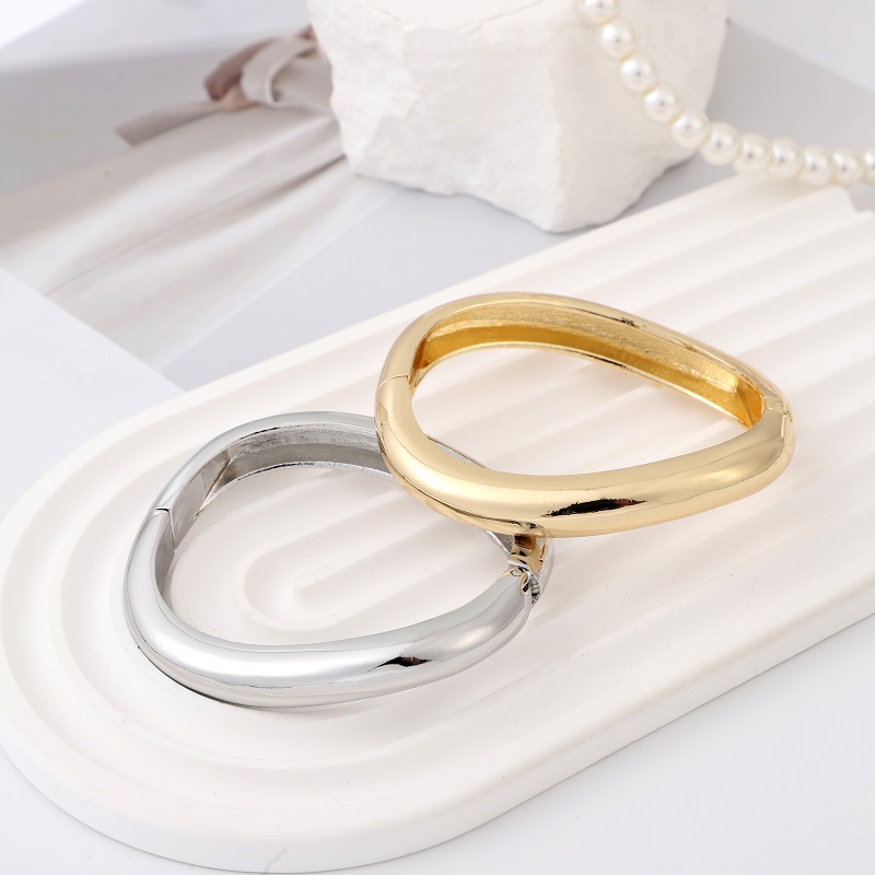 Bracelet accessories European and American style hand jewelry wide surface texture zinc alloy bracelet women's simple and versatile smooth texture bracelet