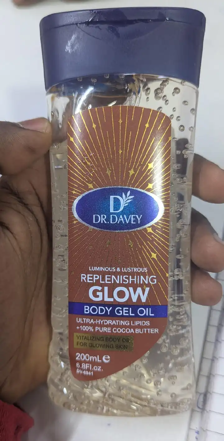 Dr. Davey Replenishing Glow Body Gel Oil with 100% pure cocoa butter - This body oil is formulated to moisturize dry skin, leaving it soft and smooth without a greasy residue.