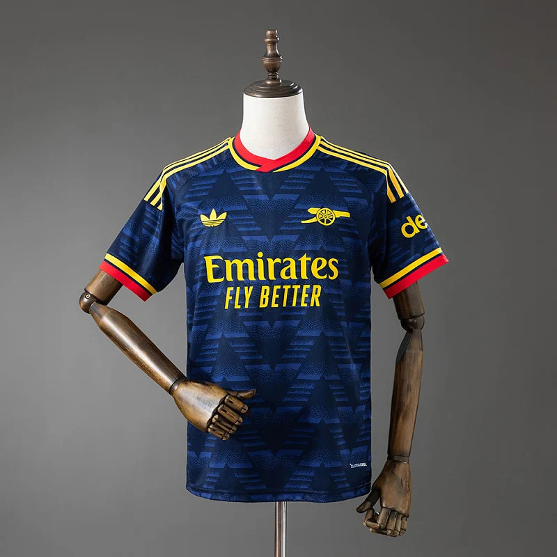 🔵🟡 GUNNERS ROAD CLASSIC! Original Arsenal FC 2026/27 Away Jersey – Premium Navy Football Shirt with Bruised Banana-Inspired Graphic & Yellow-Red Details for Matchday & Fans ⚽🔥