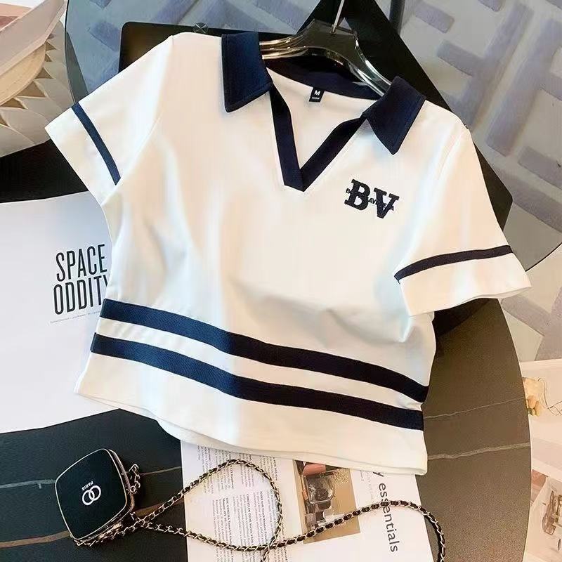 Two-piece summer new sports set for women: stylish Korean-style, loose-fitting, youthful, high-end casual shorts and short-sleeved top women's clothing.