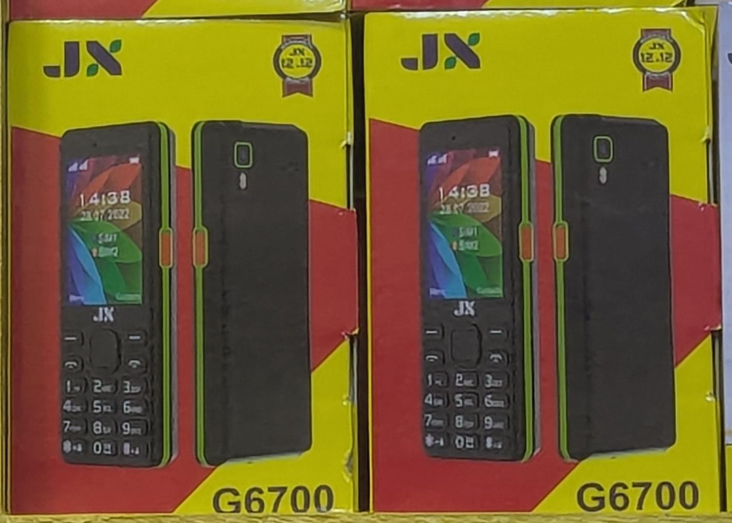 [NEW ARRIVAL!!!]JX G6700 2.8" BIG SCREEN TRIPLE SIM CARD WITH FACEBOOK ,BIG TORCH, 4500MAH BATTERY, WIRELESS FM MULIKA MWIZI/KABAMBE/KATULULU/BUTTON PHONE - FEATURED PHONE