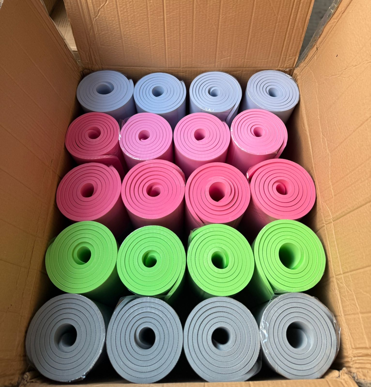 Yoga Matt 6mm The comfy yoga mat / gym mat is a high-quality exercise mat designed to provide

excellent comfort, support, and stability for all types of workouts — from yoga and stretching to strengt