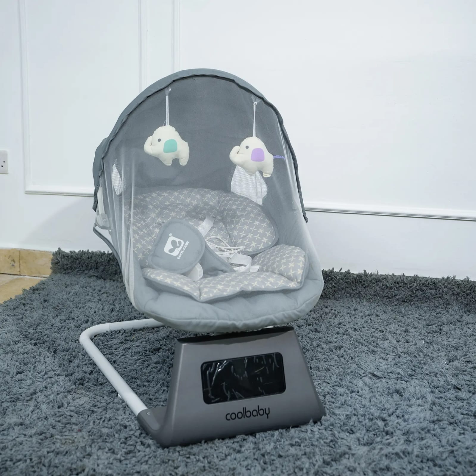 NEW MODEL 4 in 1 Deluxe Baby Swing Classic Baby Rocking Chair with Remote Control 5 Speed Reclining Seat Safety Belt Comfortable Newborn Infant