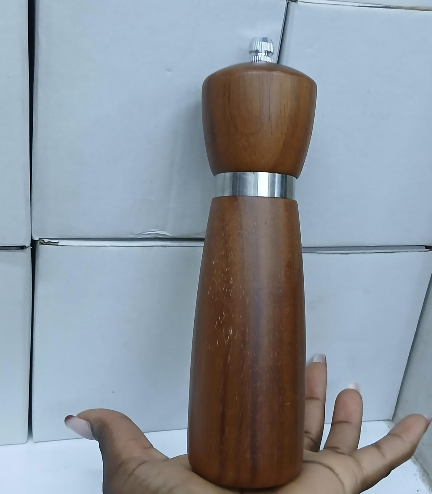 Manual Wooden Pepper Grinder – Adjustable Salt, Spice & Pepper Mill Crusher for Kitchen Cooking