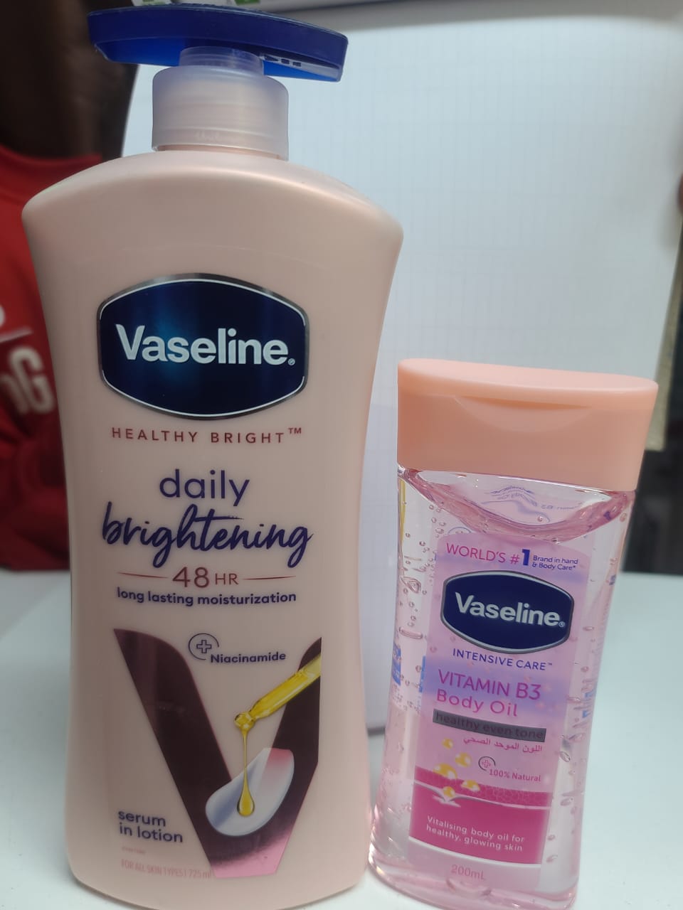 Vaseline Daily Brightening Even Tone Lotion 725ML + Intensive Care Vitamin B3 Body Oil 200ML