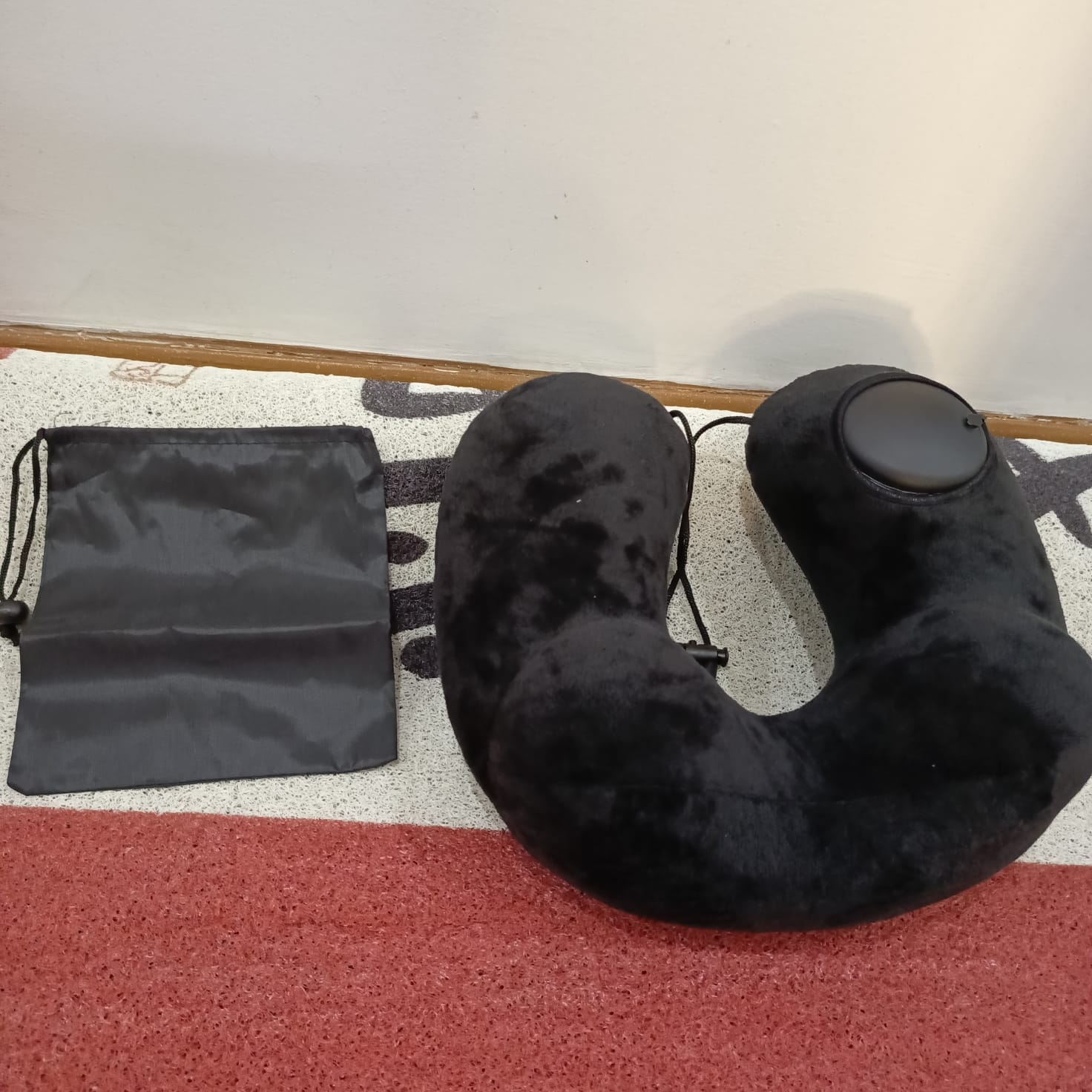 Soft Inflatable Travel Pillow for Airplanes Velvet Inflatable Travel Neck Pillows with Compact Bag and Blindfold for Traveling, Airplane, Train, Car, Office