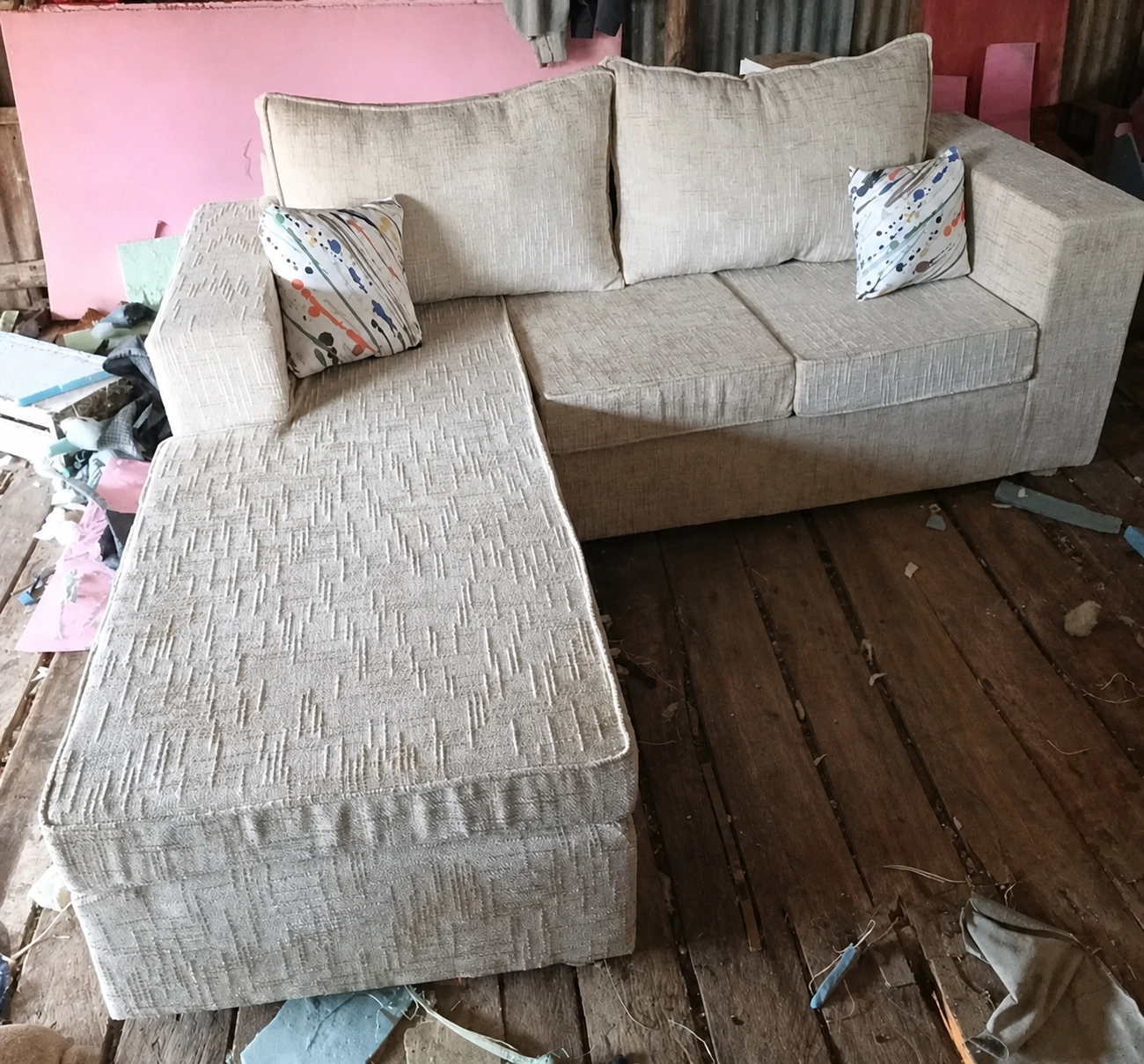Luxury Textured Fabric 4 Seater L-Shaped Sectional Sofa with Chaise