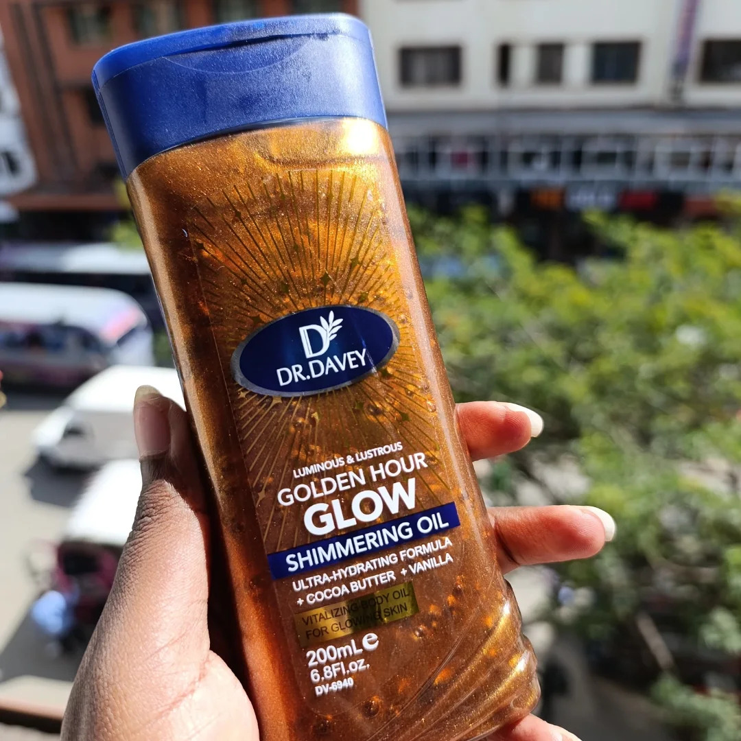 Dr Davey Golden Glow Shimmering Body Oil 200ml, Golden Hour Luminous Glow Oil, Hydrating Moisturizer with Cocoa Butter & Vanilla, Lightweight Fast Absorbing Formula, Radiant Smooth Skin Finish