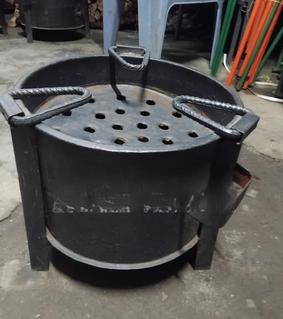 Heavy-duty steel charcoal jikos designed for strong heat retention, durability, and efficient cooking, ideal for home, hotel, and outdoor commercial use.