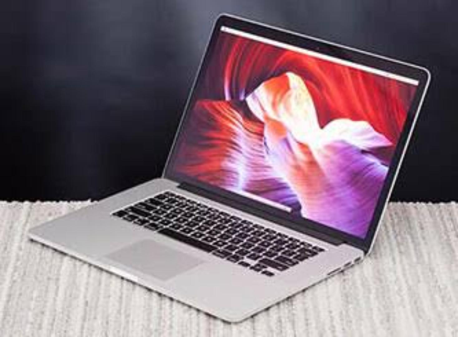 DEAL🔥 MacBook Pro 2015 Intel Core i5 with processor clock speed @ 2.7GHz 8 GB RAM 256 GB SSD 13.3" Retina Display WiFi Bluetooth Webcam A1502 MF839LL/A Early 2015 Ex Uk  - Silver