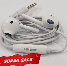 Samsung Wired Earphones – In-Ear Headphones with Clear Sound & Built-In Microphone