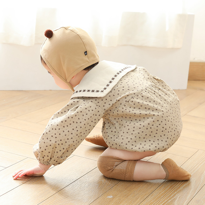 4pcs Non-Slip Baby Knee Pads & Socks Set – 2 Knee Protectors + 2 Anti-Slip Socks, Soft Cushioned for Crawling & Walking, Breathable & Comfy for 0-1 Year, Ideal for Home, Carpet & Outdoor Play