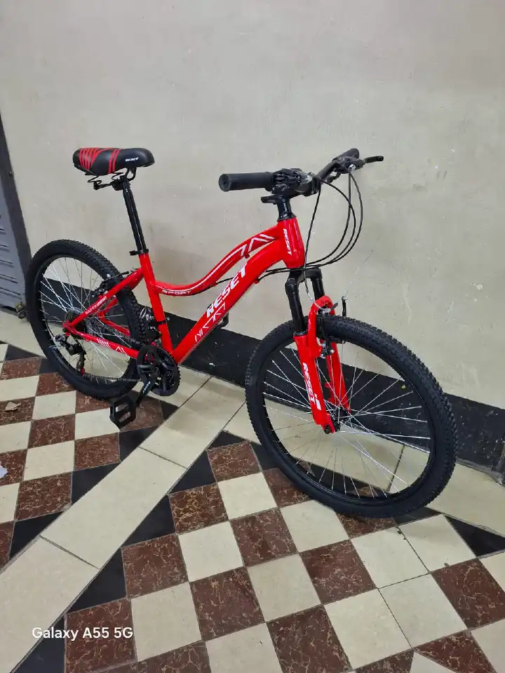 24-Inch Kids Bicycle with Front Suspension Gear System Comfortable Children’s Bike for Boys and Girls Outdoor Riding Recreation Cycling and Family Adventures