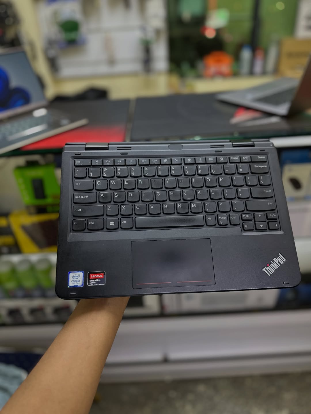 Lenovo ThinkPad Yoga 11e Touchscreen Intel Core i5 7th Gen 8GB RAM 256GB SSD x360 MS Office Installed EX UK with a Stylus pen + FREE EARPODS +FREE BAG+WIRELESS RECHARGEABLE MOUSE