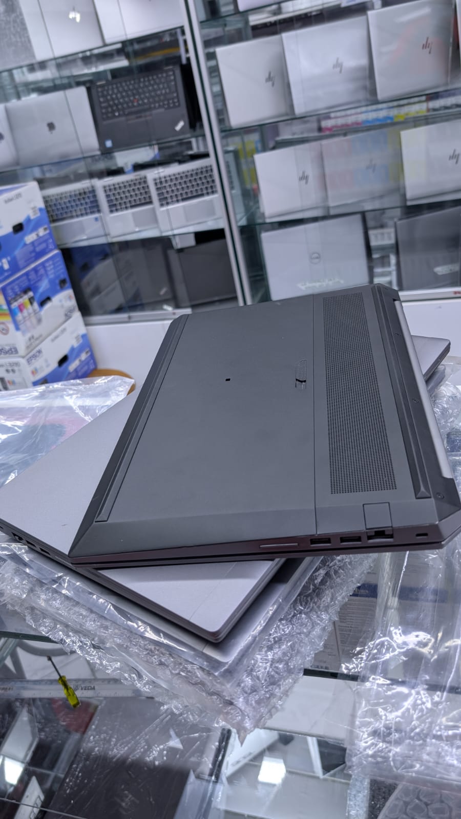 HP ZBOOK 15 G6 INTEL CORE I9 - 9th Gen 16GB RAM 512GB SSD WITH 6GB NVIDIA RTX 3000 GRAPHICS WORKSTATION
