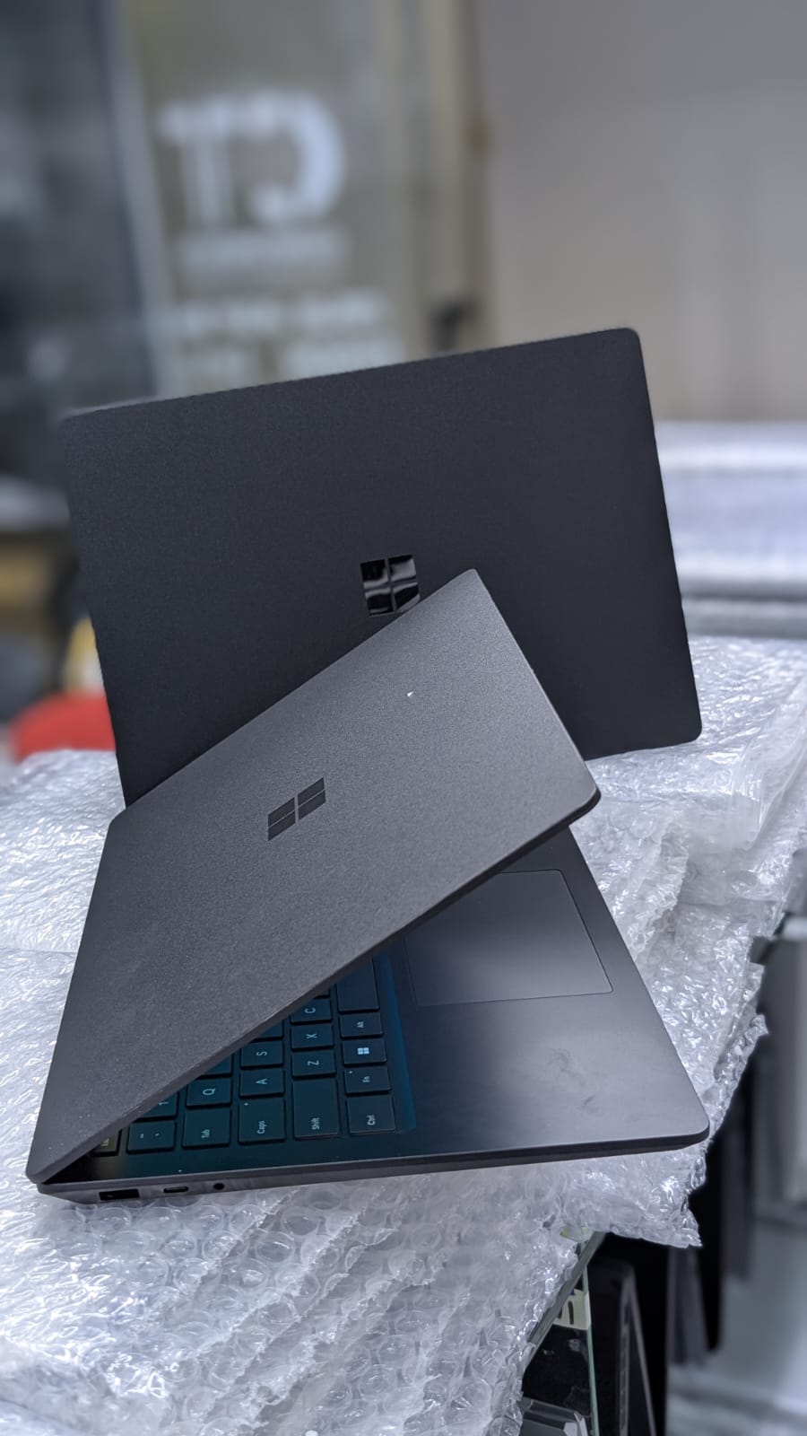 Microsoft Surface Laptop 5 – Intel Core i7 12th Gen | 16GB RAM | 256GB SSD | Touchscreen