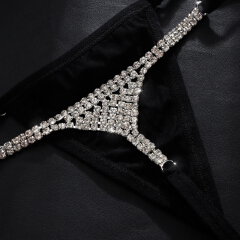 New Arrival Fashion Rhinestone Decor Ladies Briefs Stylish T-Back Design Seamless Underwear Elegant Sparkling Diamond Trim Intimate Bottoms for Daily Casual Wear