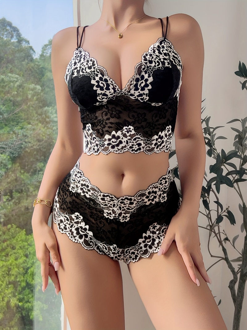 Hot Sale New Arrival African Popular Women's Sexy Deep V-Neck Lace Spaghetti Strap & Shorts Lingerie Set Lightweight Thin Casual Home Sleepwear Pajama Set Elegant Intimate Nightwear Loungewear