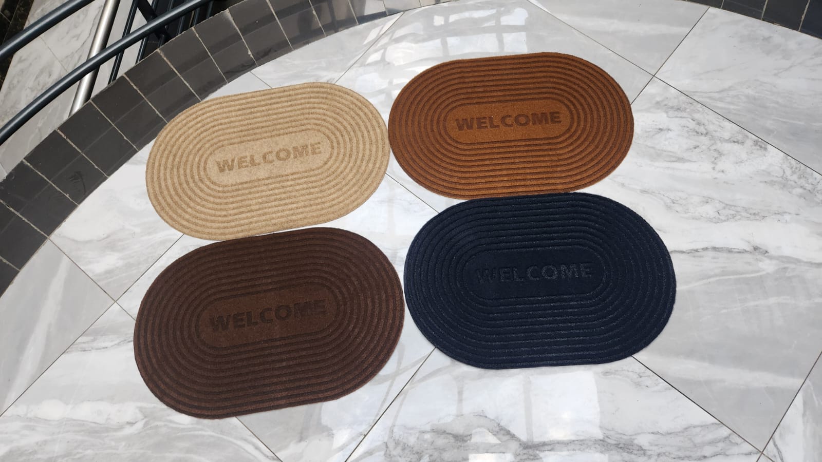 Oval Door Mat with Rubber Bottom – Non-Slip Entrance Mat for Home, Kitchen & Office (Durable Anti-Fatigue Design)