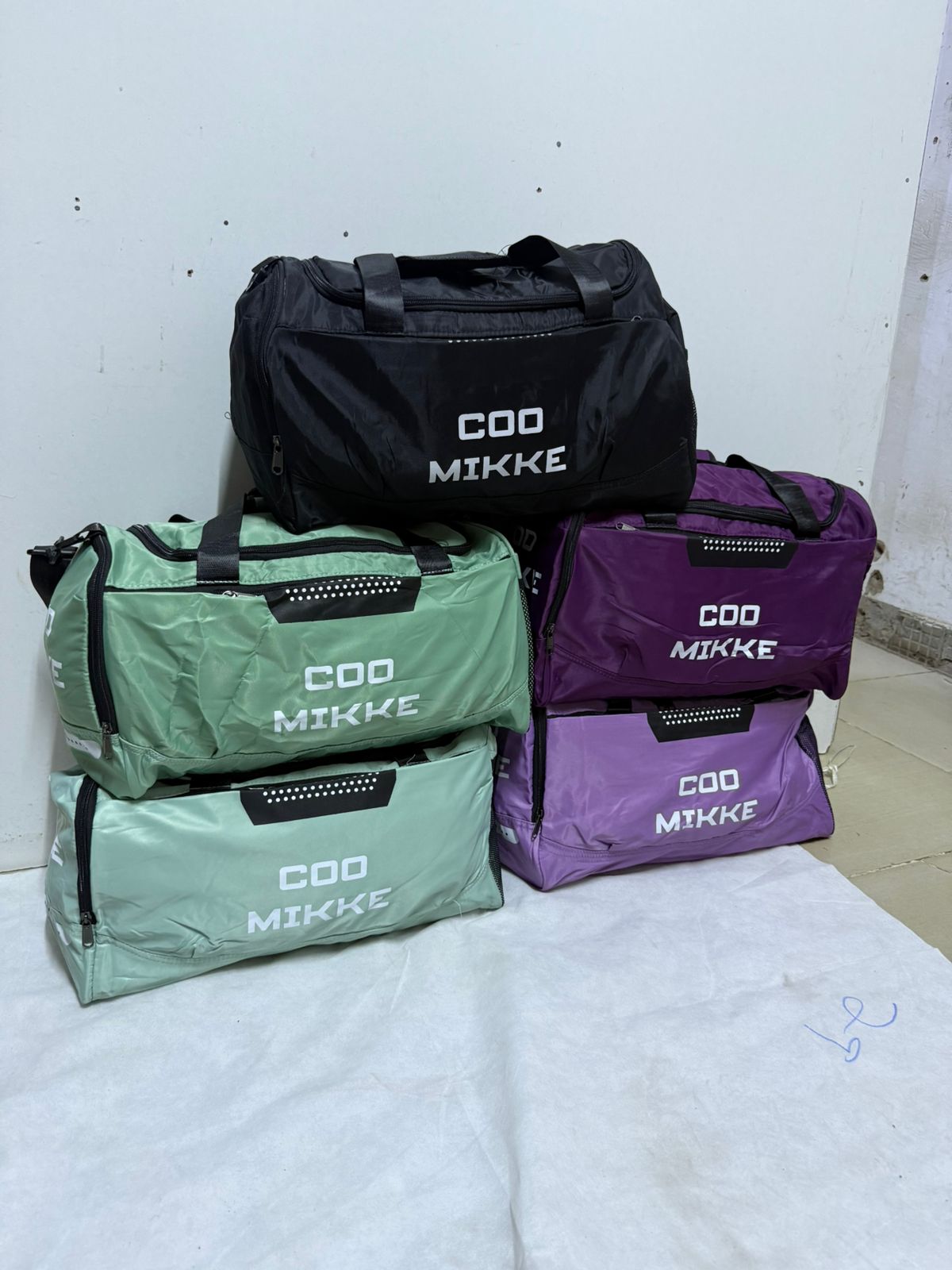 travel Duffle Bag Spacious Lightweight Carry Bag with Durable Material, Comfortable Straps, Secure Zipper, Multipurpose Gym Weekend Luggage for Men and Women