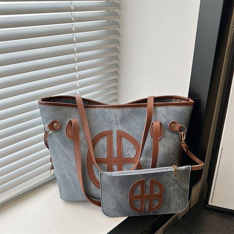 Women’s Luxury Large Capacity Tote Bag Stylish Designer Handbag for Work Travel Shopping Durable PU Leather Shoulder Carry Office Casual Everyday Use Fashion Bag Accessories
