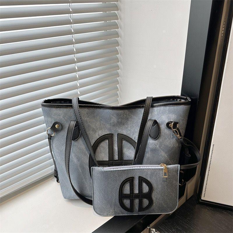 Women’s Luxury Large Capacity Tote Bag Stylish Designer Handbag for Work Travel Shopping Durable PU Leather Shoulder Carry Office Casual Everyday Use Fashion Bag Accessories