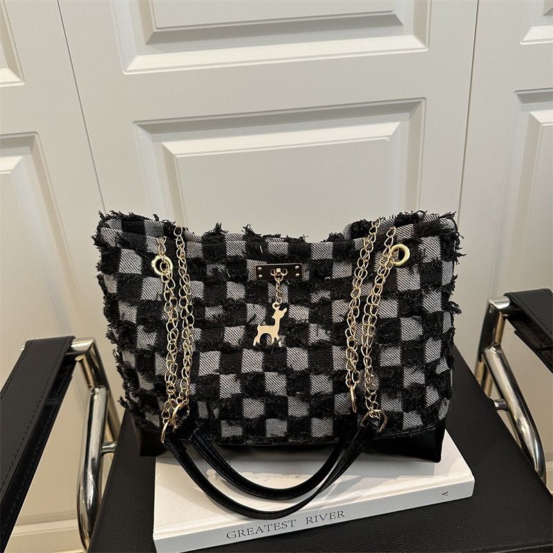 Women’s Luxury Large Capacity Tote Bag Stylish Designer Handbag for Work Travel Shopping Durable PU Leather Shoulder Carry Office Casual Everyday Use Fashion Bag Accessories