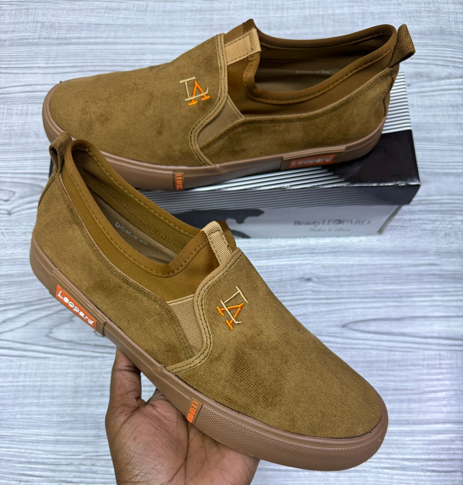 Men’s Rubber Shoes – Comfortable Durable Casual Footwear for Men, Lightweight Everyday Shoes for Work, Travel, Outdoor Activities, Walking, Shopping and Relaxation