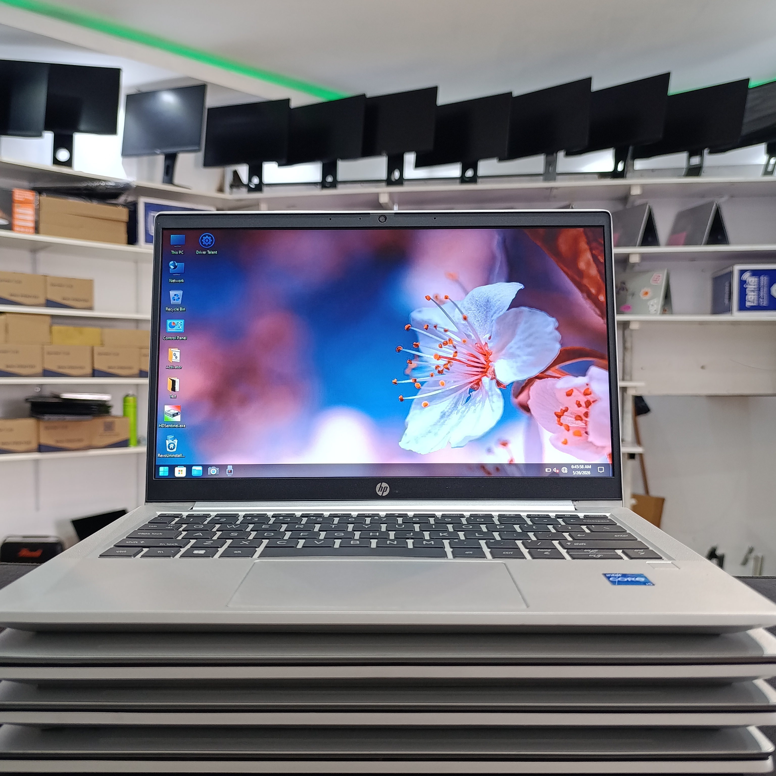 Super Deal … HP ProBook 430 G8 🔥. Intel Core i5-1165G7 11th Generation. 8GB Ram 256GB SSD Storage. 2.8 GHz ( 8 CPUs ) Intel Iris Xe Graphics. Fingerprint 🫆 Sensor 13" inch FREE WIRELESS MOUSE