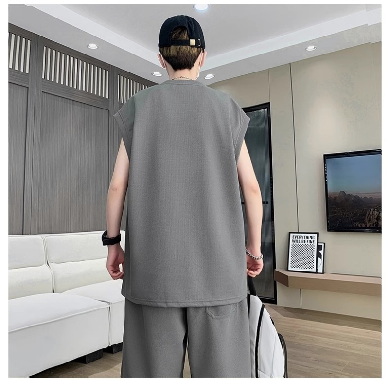 High-end Summer Trendy Two-Piece Casual Set for Men Quick Dry Sleeveless Sports Tank Top With Five-Point Shorts Loose Fit Breathable Tracksuit Fashion Casual Sports Outfit for Boys and Young Men