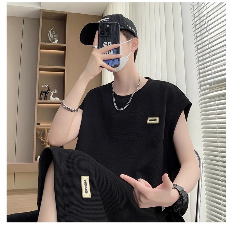 High-end Summer Trendy Two-Piece Casual Set for Men Quick Dry Sleeveless Sports Tank Top With Five-Point Shorts Loose Fit Breathable Tracksuit Fashion Casual Sports Outfit for Boys and Young Men