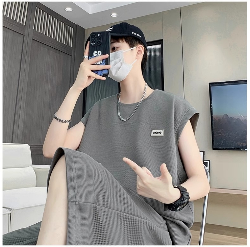 High-end Summer Trendy Two-Piece Casual Set for Men Quick Dry Sleeveless Sports Tank Top With Five-Point Shorts Loose Fit Breathable Tracksuit Fashion Casual Sports Outfit for Boys and Young Men