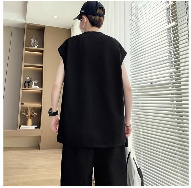 High-end Summer Trendy Two-Piece Casual Set for Men Quick Dry Sleeveless Sports Tank Top With Five-Point Shorts Loose Fit Breathable Tracksuit Fashion Casual Sports Outfit for Boys and Young Men