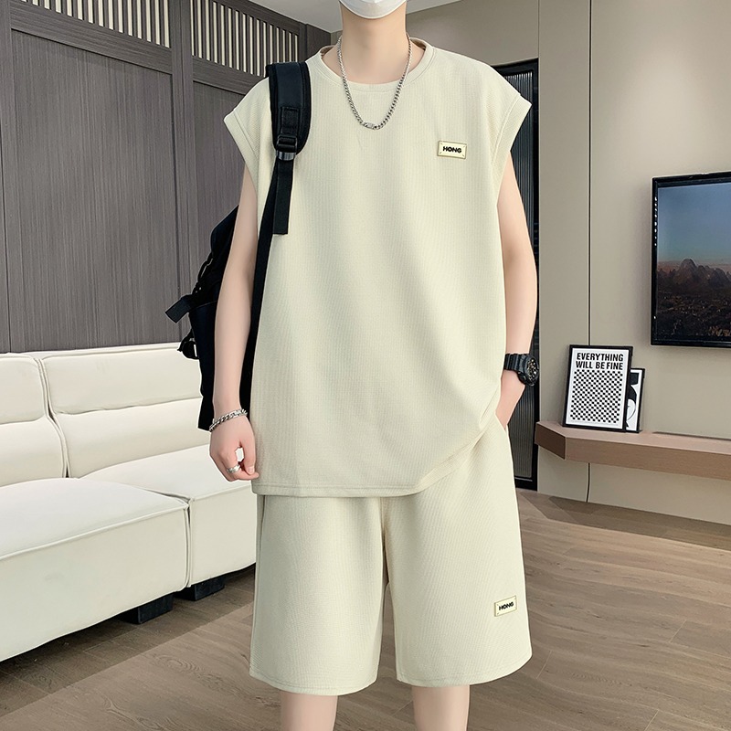 High-end Summer Trendy Two-Piece Casual Set for Men Quick Dry Sleeveless Sports Tank Top With Five-Point Shorts Loose Fit Breathable Tracksuit Fashion Casual Sports Outfit for Boys and Young Men
