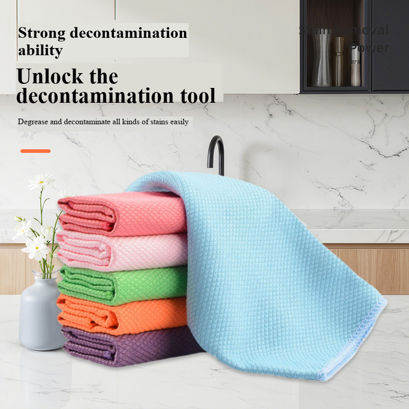 2 Pack Thickened Edged Fish Scale Microfiber Cleaning Cloth 30×30cm, Streak Free Lint Free Super Absorbent Reusable Household Towels, Random Color