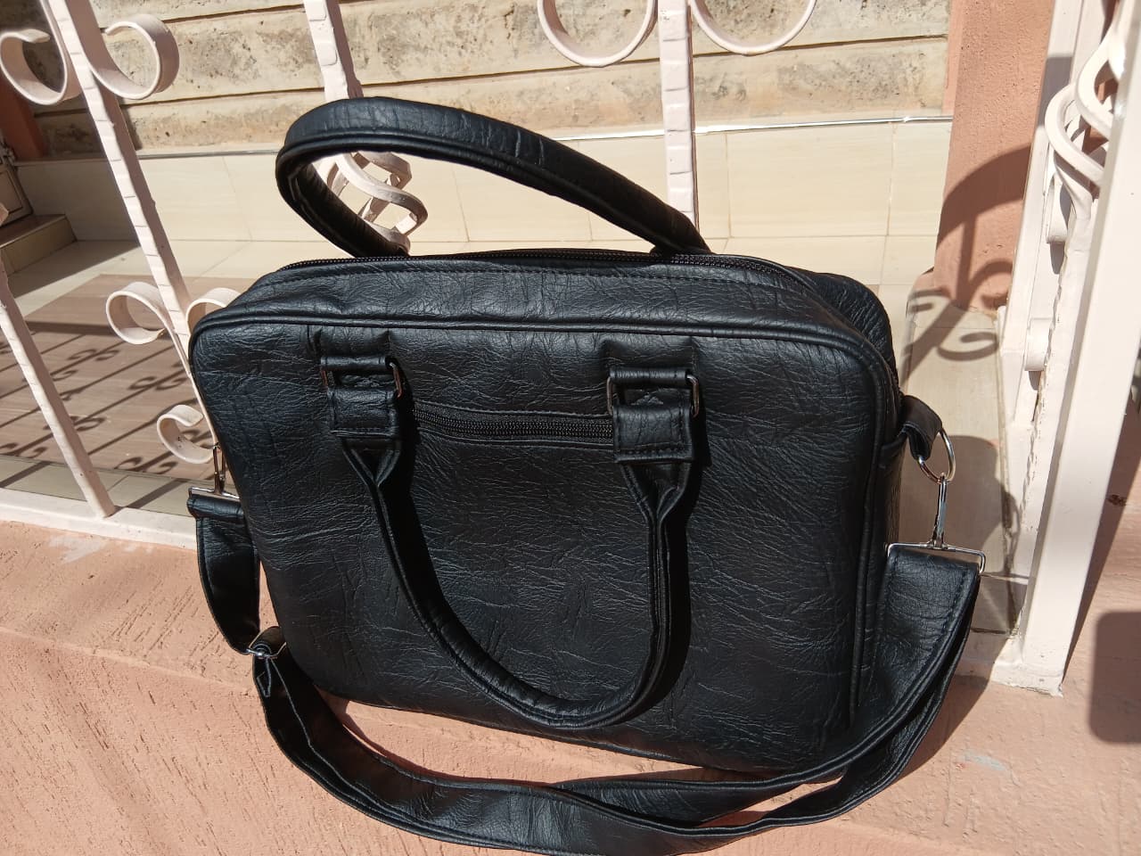 Executive Leather Messenger Laptop Bag – Professional Office Briefcase for Work, Travel and Daily Use with Adjustable Shoulder Strap and Multiple Compartments
