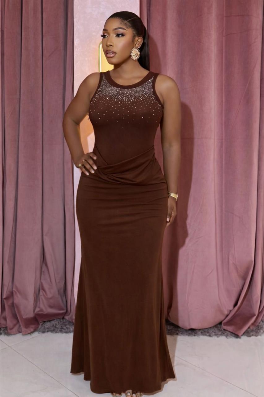 Sleeveless bodycon maxi dress.