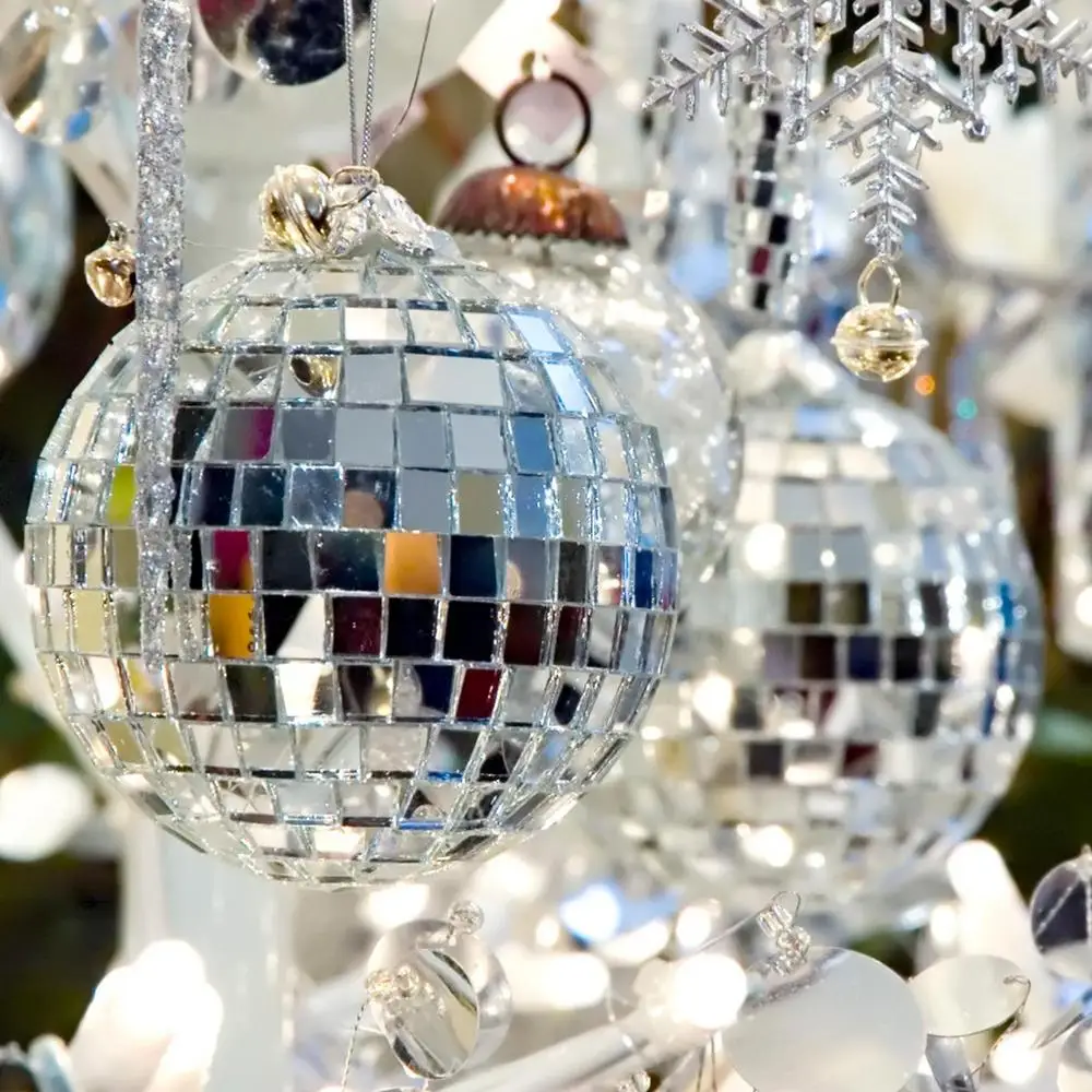 1600Pcs Self‑Adhesive Disco Mirror Mosaic Tiles, 5x5mm Silver Square Glass Sticker, DIY Craft Supplies for Disco Ball Vase Pot Art Project Home Indoor Outdoor Party Wall Decoration