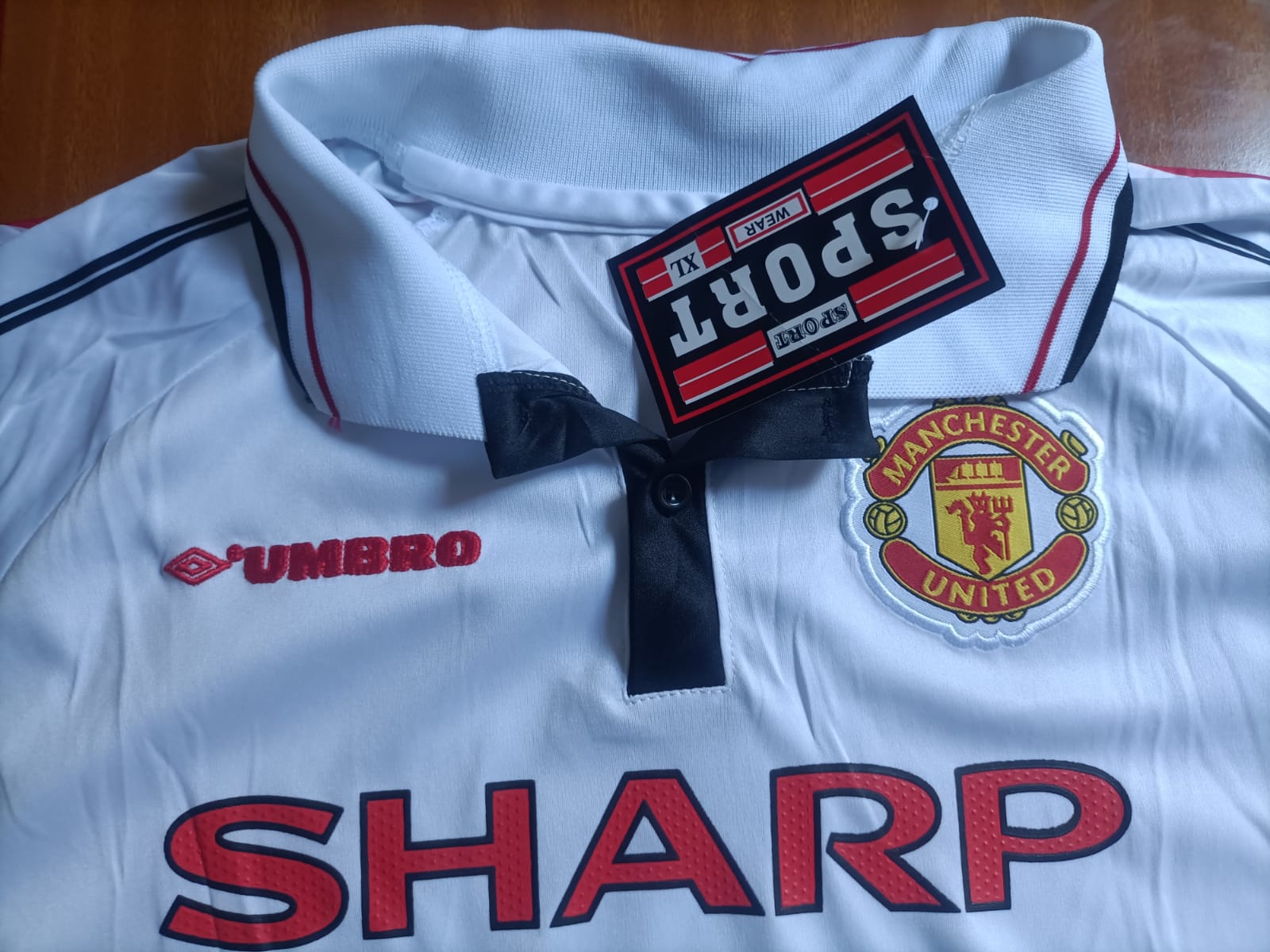 Manchester United  SHARP Era Away Retro Kit season 1998 - 2000. This jersey is a tribute to one of the most legendary eras in Manchester United’s history.