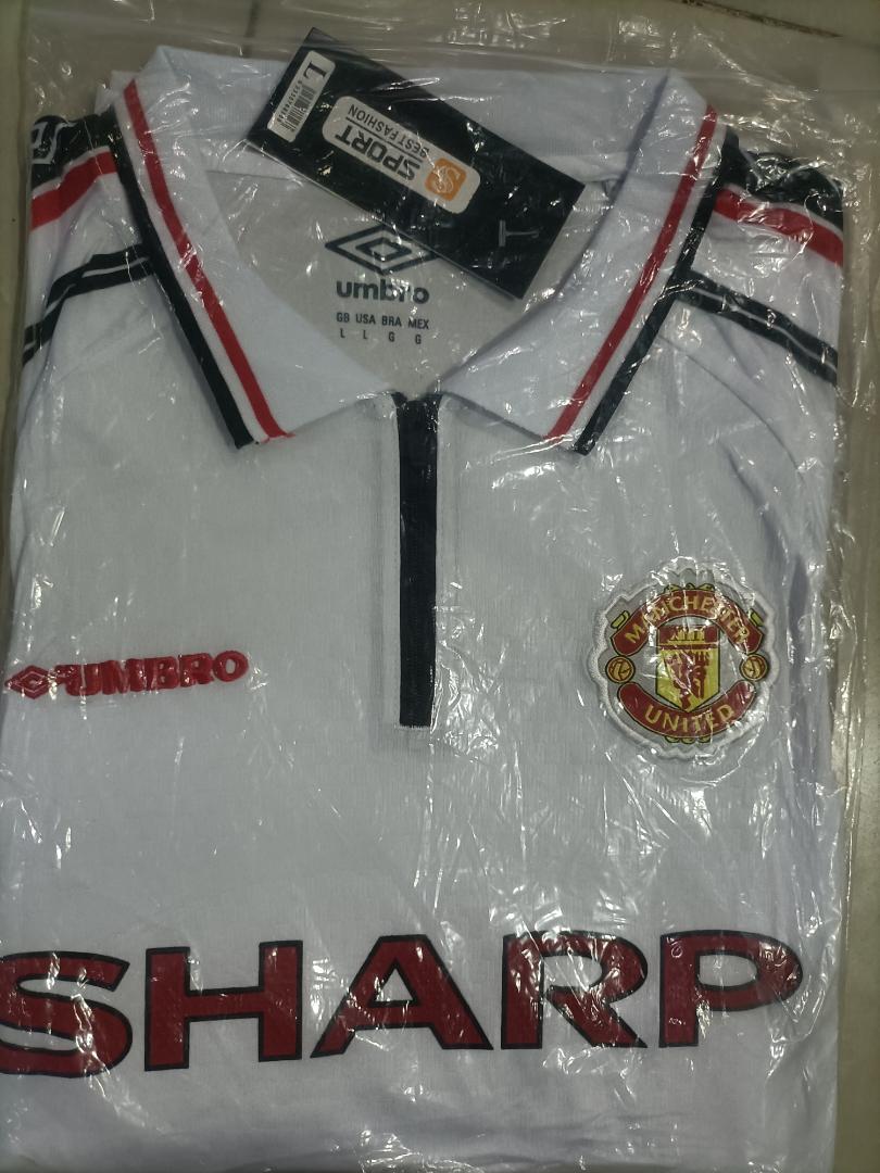 Manchester United  SHARP Era Away Retro Kit season 1998 - 2000. This jersey is a tribute to one of the most legendary eras in Manchester United’s history.