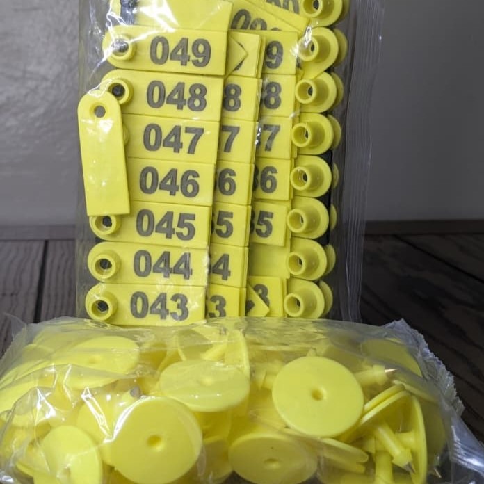 Quality Numbered Ear Tags. Sheep/Goat/rabbit Numbered Self-Applicable Folding Slim Ear Tags for Livestock (Pack of 100) Serialized